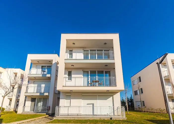 Serene Haven Talea By Pikhost شقة *